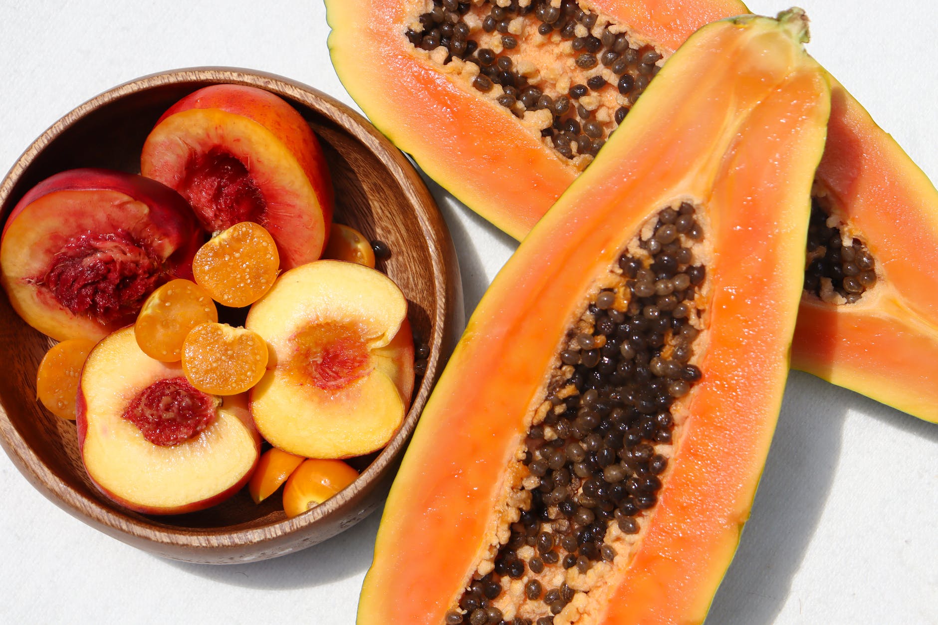 Can cats eat fruit? Papaya and nectarine?